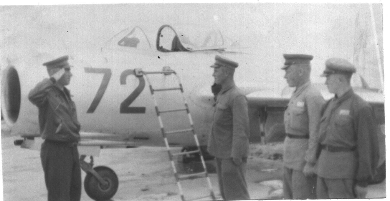 12 апреля 1951. Летчик миг-15 в Корее. Лётчик ли си Цын. Летчики корейской войны 1950-1953. Советские летчики в Корее в 1950- 1953.